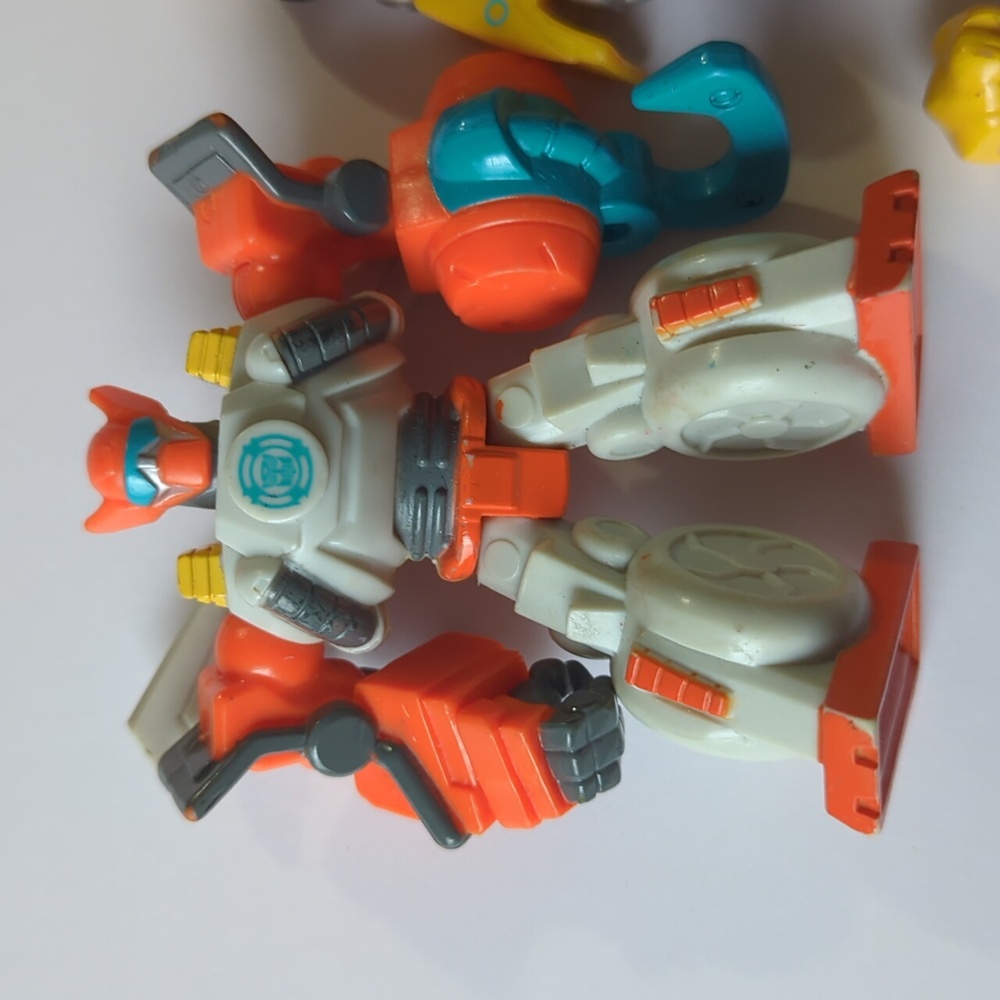 Lot Of 5 Transformers Rescue Bots Doc Green Cody Burns Bumblebee Heatwave Blades - Picture 6 of 15